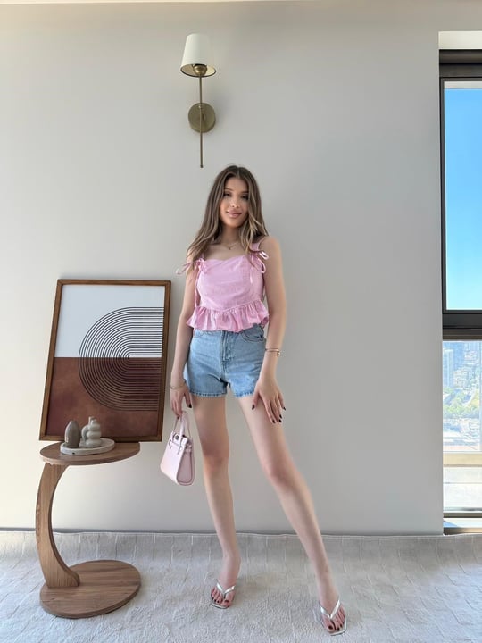 Askı Bağlamalı Pitikare Desen Etek Volanlı Bluz Pembe 2312