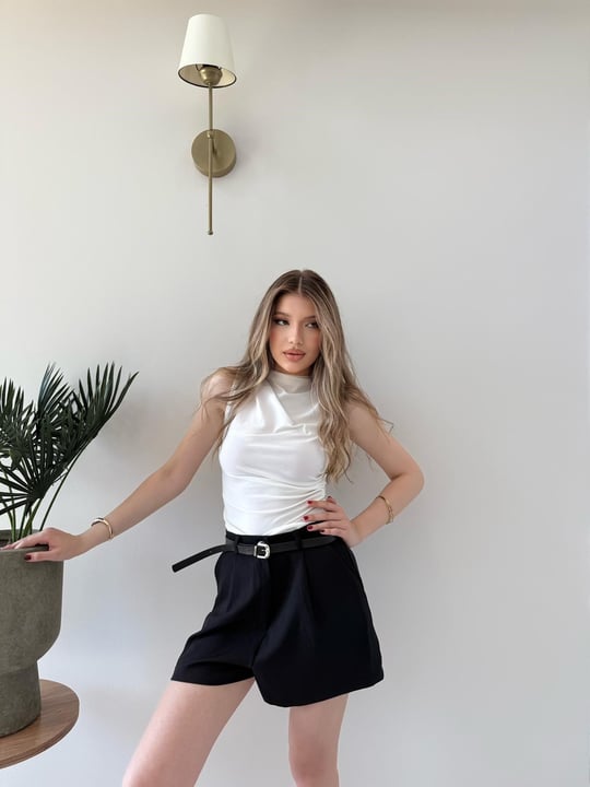 Bel Kemer Detay Double Kumaş Yüksek Bel Şort Siyah 2228