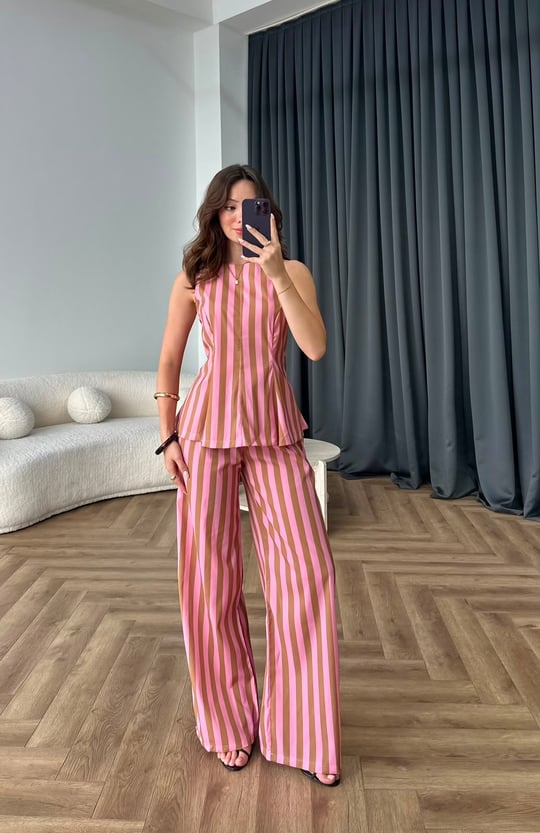 Çizgili Volanlı Bluz ve Pantolonlu İkili Takım Pembe Vizon 2384