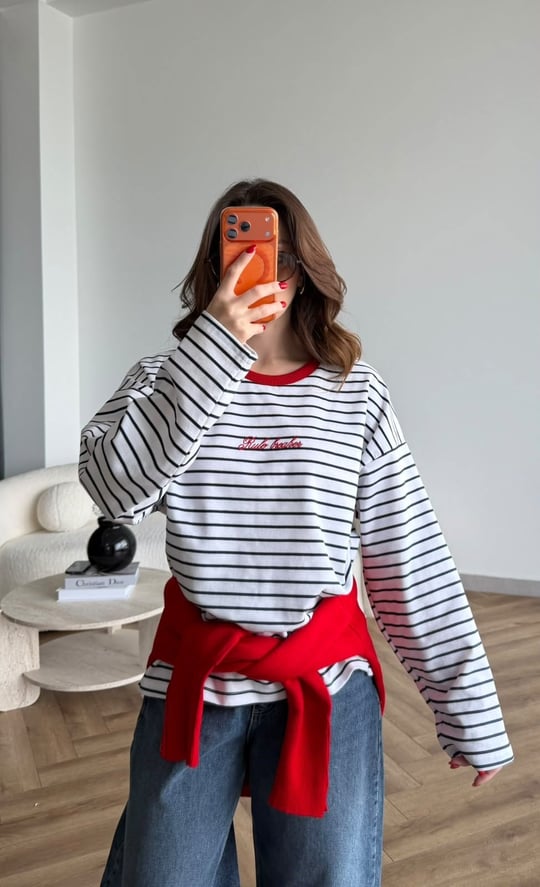 Nakış Detay Çizgili Oversize Sweat Beyaz Siyah 2523