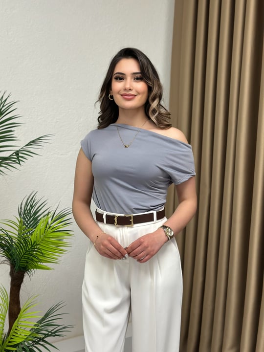 Sandy Kumaş Kayık Yaka Drapeli Bluz Soft Gri