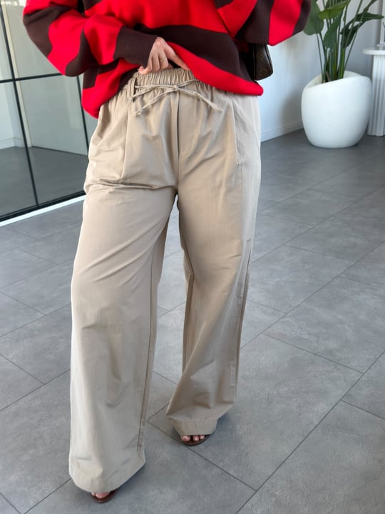 Lastik Detaylı Bağcıklı Pantolon 3952  