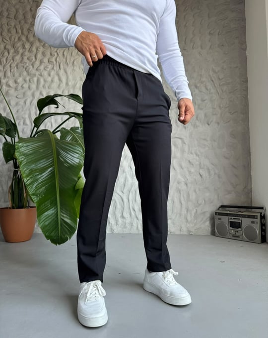 Siyah Regular Fit Pantolon Modeli