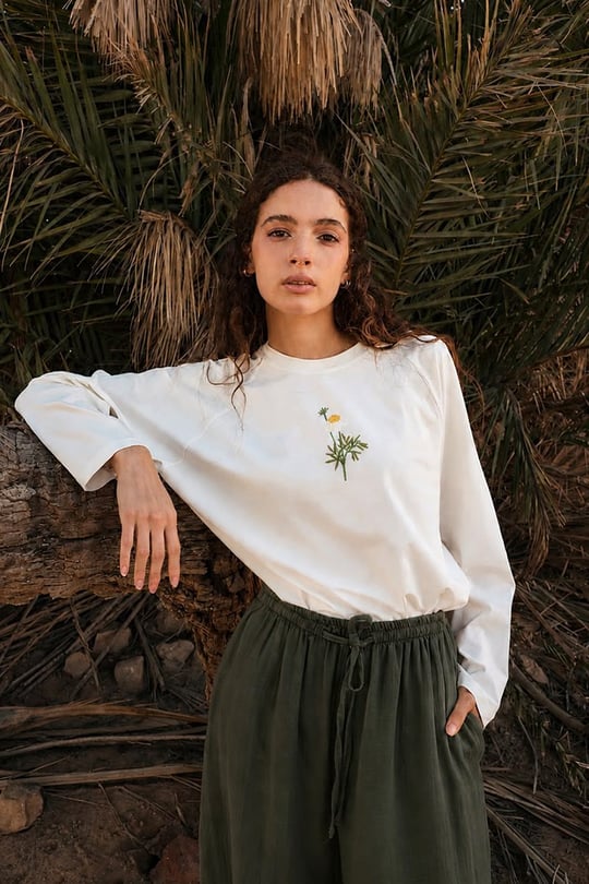 Ekru Papatya Nakışlı Reglan Kol Body