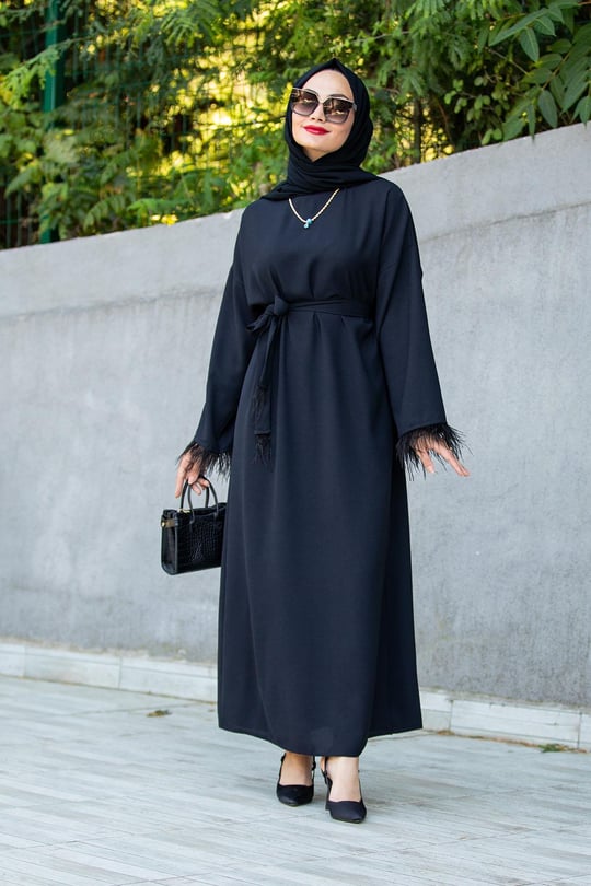 Tina Kol Tüy Detaylı Özel Gün Elbisesi-Siyah