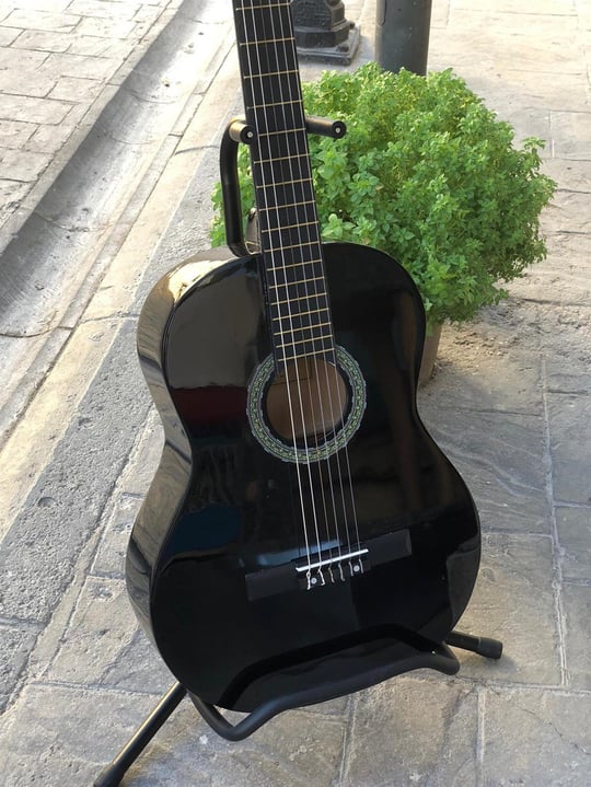 En Ucuz Gitar Fiyatları, En Kaliteli Öğrenci Gitarları Yankı Müzik  Aletlerinde