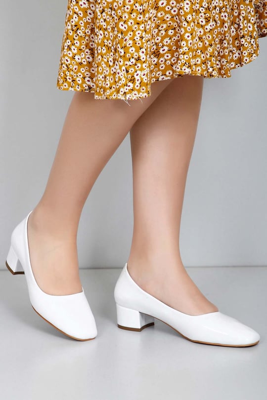 Gön Yuvarlak Burun Orta Kalın Topuklu Kadın Klasik Ayakkabı 38510