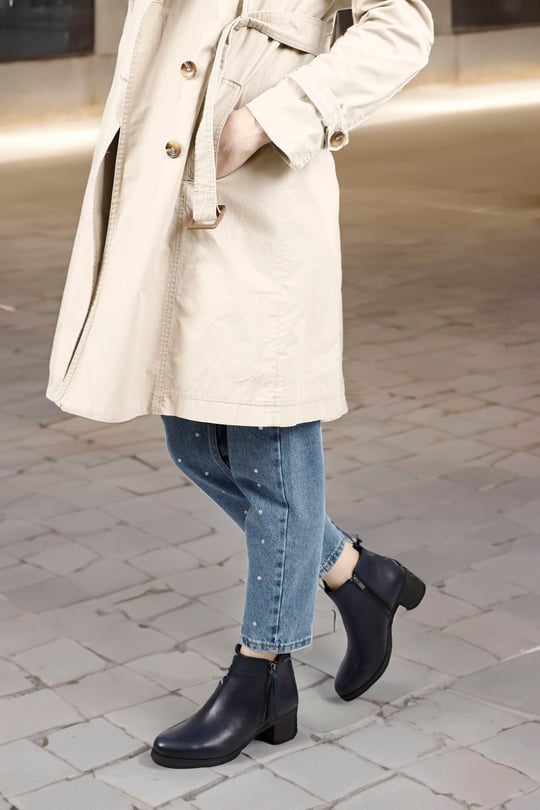 Gon Genuine Leather Round Toe Heeled Rubber Sole Zipper Women's Casual Boots  51460