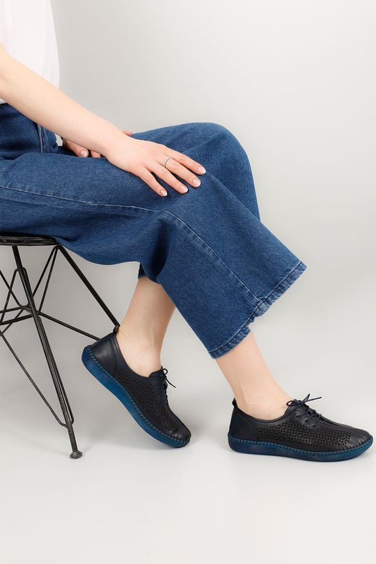 Kadın Lacivert Bağcıklı Hakiki Deri Comfort Ayakkabı