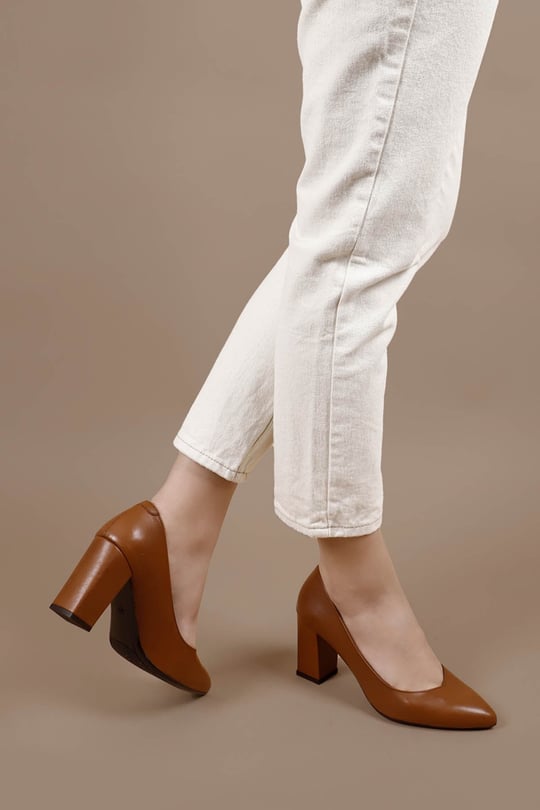 GÖNDERİ(R)  Genuine  leather pointed toe high thick heels women shoes 24171