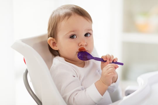 Bebeklerde Ek Gıdaya Geçiş Dönemi ve Dikkat Edilmesi Gerekenler