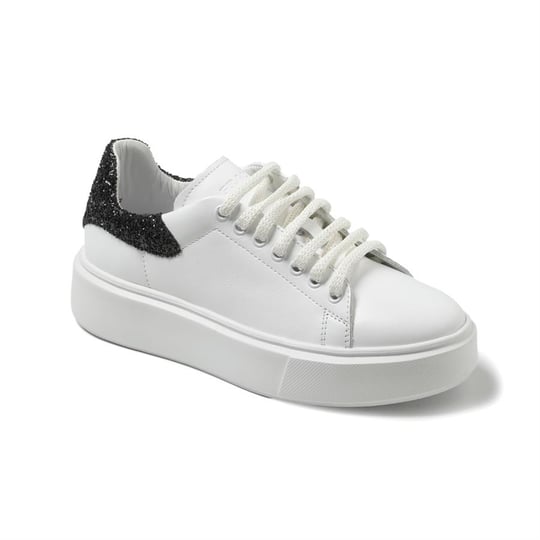 Tenis mujer blancos detalle contraste en talon derek Ref. 824108