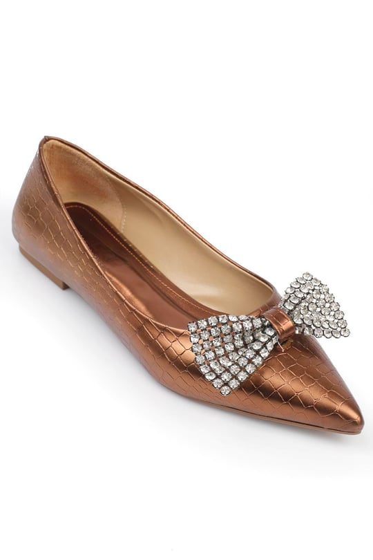 Crocodile flats shop