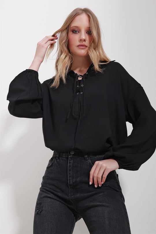 Kadın Balon Kollu Yakası Bağcıklı Oversize Dokuma Viscon Bluz - Siyah |  Trend Alaçatı Stili