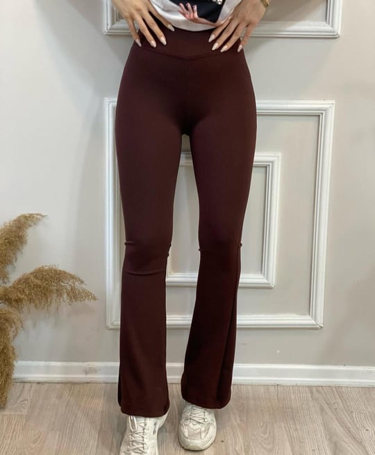 Mashhurlarning erotik fotosuratlarini koring