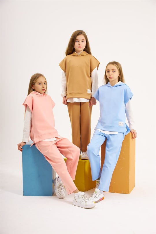 Kız Çocuk Scuba Kumaş Kısa Kollu Sweatshirt Beyaz Gömlek Lastikli Pantolon  3'lü Takım