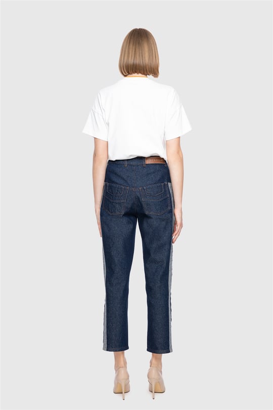 Kontrast Detaylı Dıştan Dikişli Yüksek Bel Mavi Jean Pantolon
