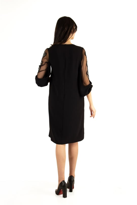 فستان متوسط الطول بأكمام من التول مع تفاصيل زهرة سادة مقاس كبير - أسود