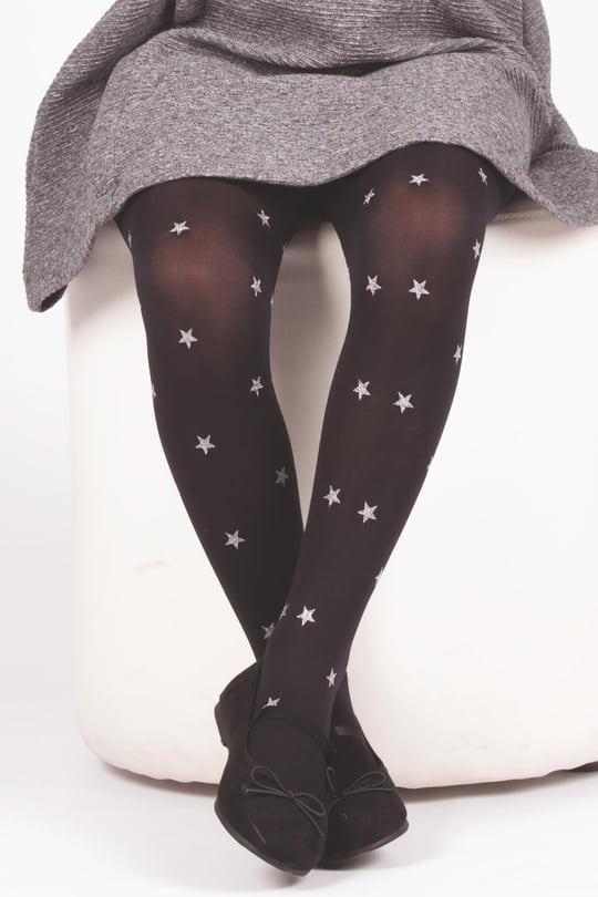 Yigit uxlayotgan qizga kunnilingus qildi. Yog wooks bilan porno