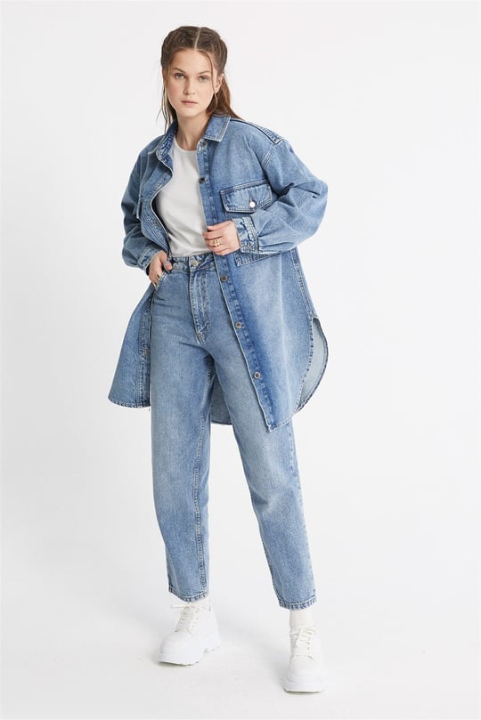 Denim jacket shop and mom jeans