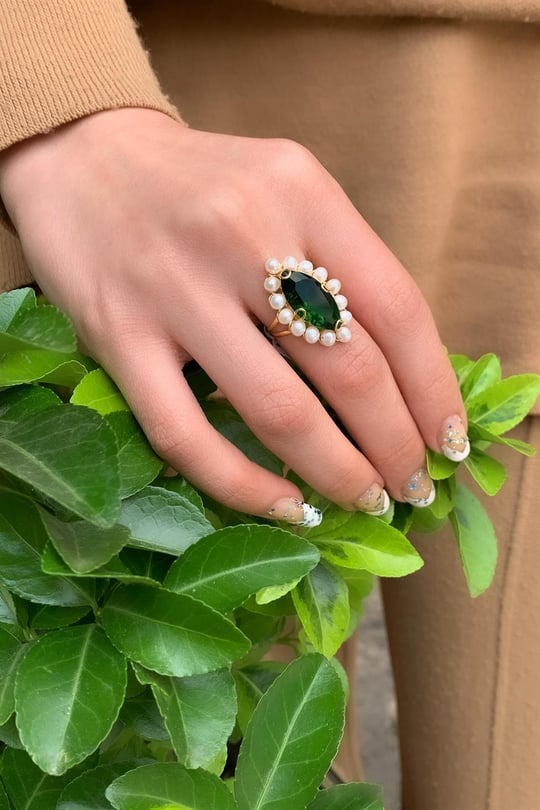 Pearl and emerald ring deals