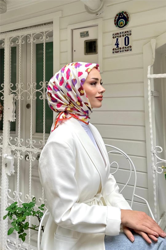 Soft Eşarp - Yaprak Soft Eşarp Beyaz Koyu Pembe 1150-01 Sepete Ekle |  İpekhan Soft Eşarp Modelleri