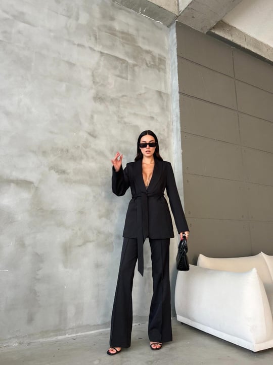 Blazer color with black pants new arrivals