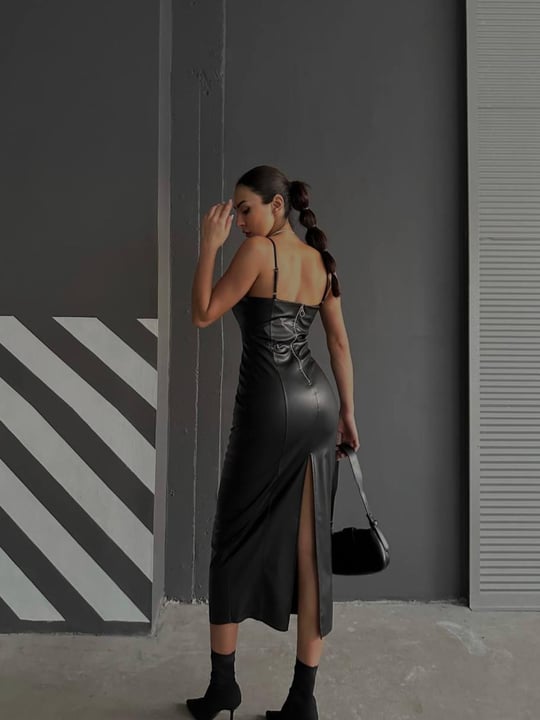 Black square neck spaghetti strap dress hot sale