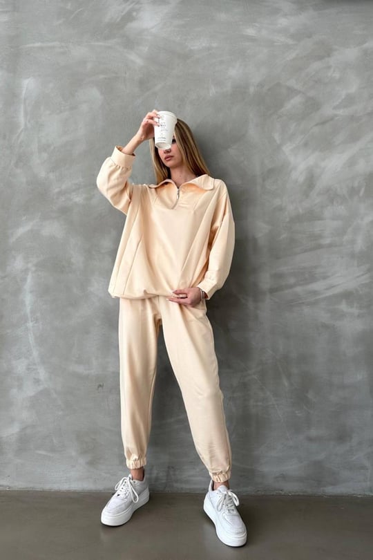 Cream sweatsuit 2025 women's
