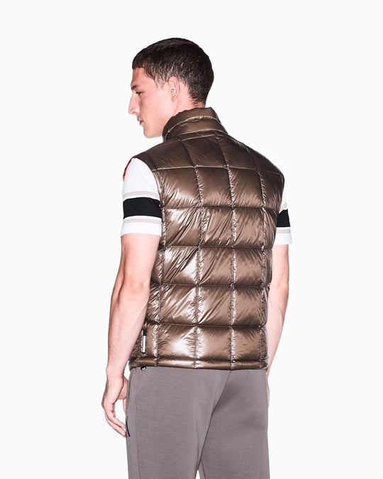 Armani Exchange Armani Exchange Erkek Kolsuz Fermuarlı Sıfır Yaka Kahverengi Yelek XM003475 AF23755-U6125