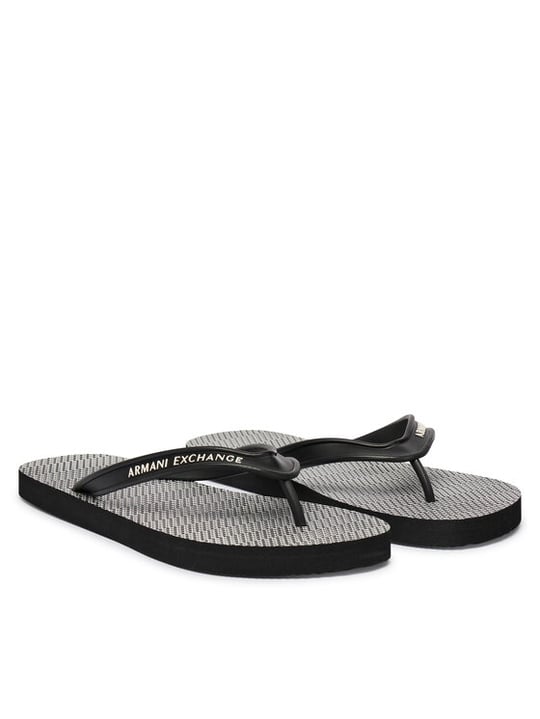 Armani Exchange Armani Exchange Erkek Düz ve Rahat Taban Marka Logo Dokulu Parmak Arası Siyah-Beyaz Terlik XUQ002 XV676-MC562