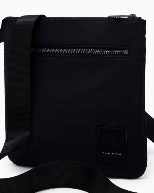 ARMANI EXCHANGE Armani Exchange Erkek Ayarlanabilir Askı Fermuar Kapama Spor Geniş Kullanım Lacivert Omuz Çantası XM000105 AF15129-UB101