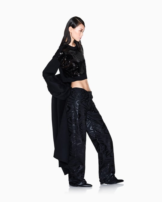 Armani Exchange Armani Exchange Kadın Normal Kalıp Önü Pul Payet Desenli Yuvarlak Yaka Uzun Kollu Siyah Kazak XW001326 AF16682-MC117