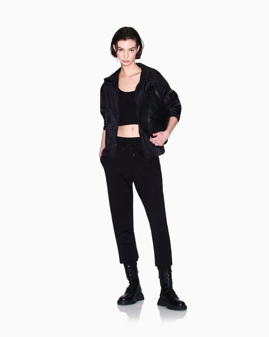 ARMANI EXCHANGE Armani Exchange Kadın Dokuma Kumaş Normal Kalıp Askılı AX Logo İşlemeli Siyah T-Shirt XW000829 AF13729-UC001