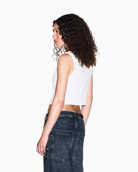 Armani Exchange Armani Exchange Kadın Yüksek Kaliteli Kumaş V Yaka Gold Düğme Detaylı Crop Ekru Yelek XW001279 AF16148-U1003
