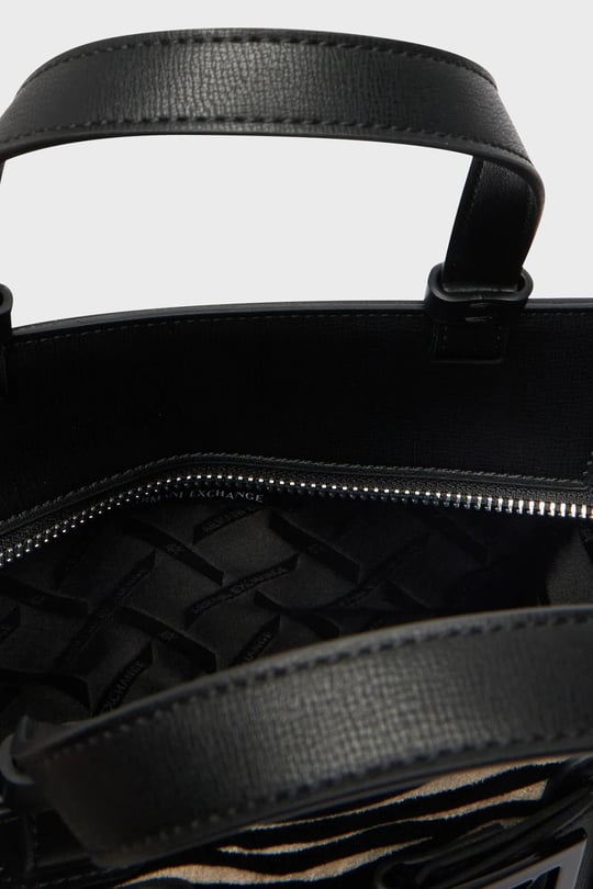 Armani Exchange Armani Exchange Kadın Fermuarlı Zebra Desenli Omuz Çantası Siyah Omuz Çantası XW000392 AF26445-MC149