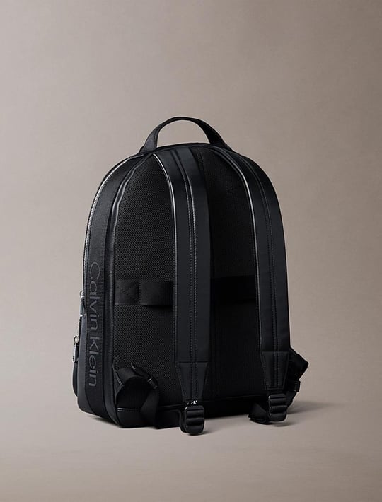 Calvin Klein Calvin Klein Erkek Ayarlanabilir Askılı Fermuarlı Ön Bölmeli Siyah Sırt Çantası LV04D3282G-UB1