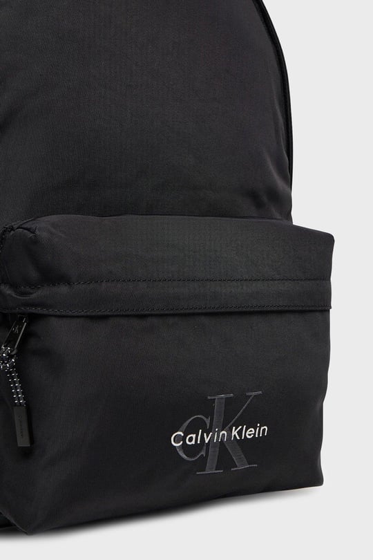 Calvin Klein Calvin Klein Erkek Ayarlanabilir Askılı Fermuarlı Ön Cepli Logolu Siyah Sırt Çantası LV04D3114G-UB1