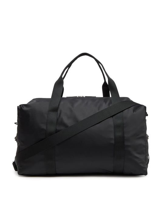 Calvin Klein Calvin Klein Erkek Ayarlanabilir Askılı Fermuar Bölmeli Geniş İç Hacimli Siyah Spor Çanta LV04D3043G-UB1