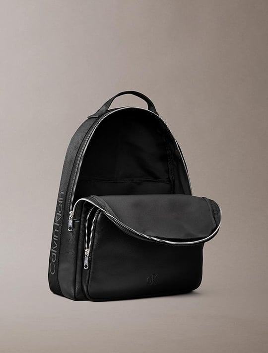 Calvin Klein Calvin Klein Erkek Ayarlanabilir Askılı Fermuarlı Ön Bölmeli Siyah Sırt Çantası LV04D3282G-UB1