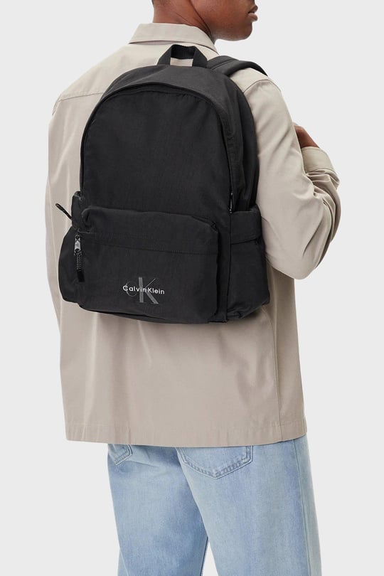 Calvin Klein Calvin Klein Erkek Ayarlanabilir Askılı Fermuarlı Ön Cepli Logolu Siyah Sırt Çantası LV04D3114G-UB1