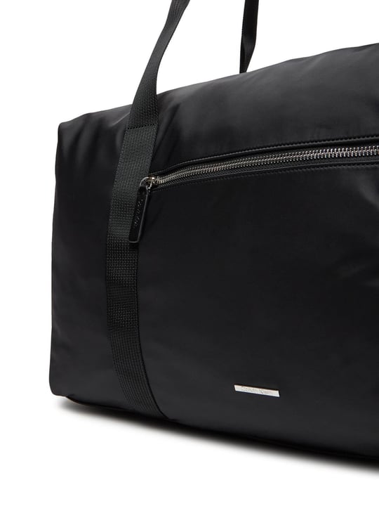 Calvin Klein Calvin Klein Erkek Ayarlanabilir Askılı Fermuar Bölmeli Geniş İç Hacimli Siyah Spor Çanta LV04D3043G-UB1