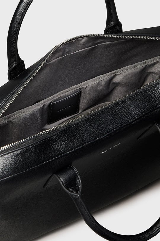 Calvin Klein Calvin Klein Erkek Çıkarılabilir ve Ayarlanabilir Askılı Fermuarlı Siyah Laptop & Evrak Çantası LV04D3157G-UB1