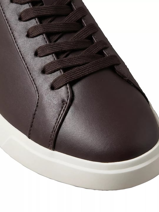 Calvin Klein Calvin Klein Erkek CK Logo Kabartmalı Düşük Bilekli Deri Kahverengi Sneaker HM0HM02123-0KU