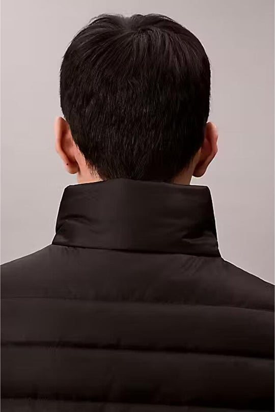 Calvin Klein Calvin Klein Erkek Dik Yaka Kolsuz Şişme Fermuar Kapama Siyah Yelek LV04LC509G-UB1