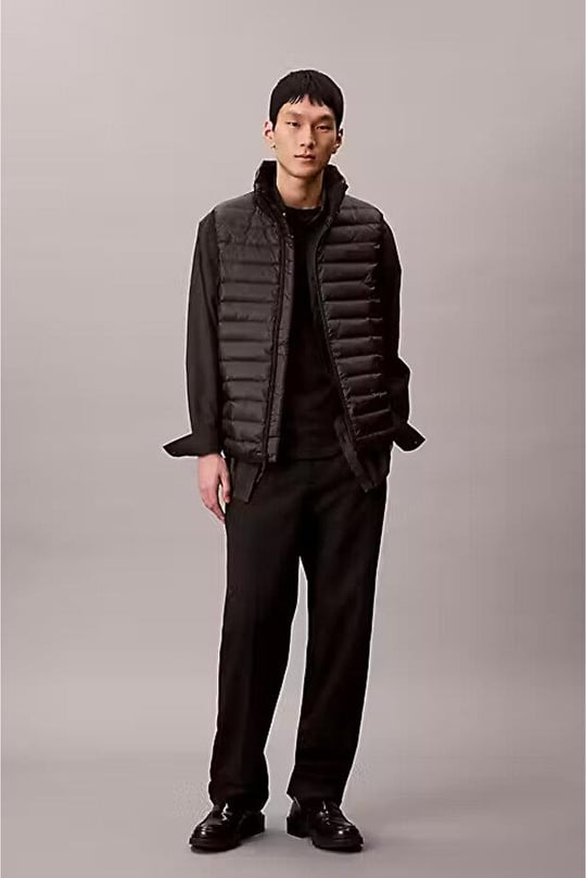 Calvin Klein Calvin Klein Erkek Dik Yaka Kolsuz Şişme Fermuar Kapama Siyah Yelek LV04LC509G-UB1