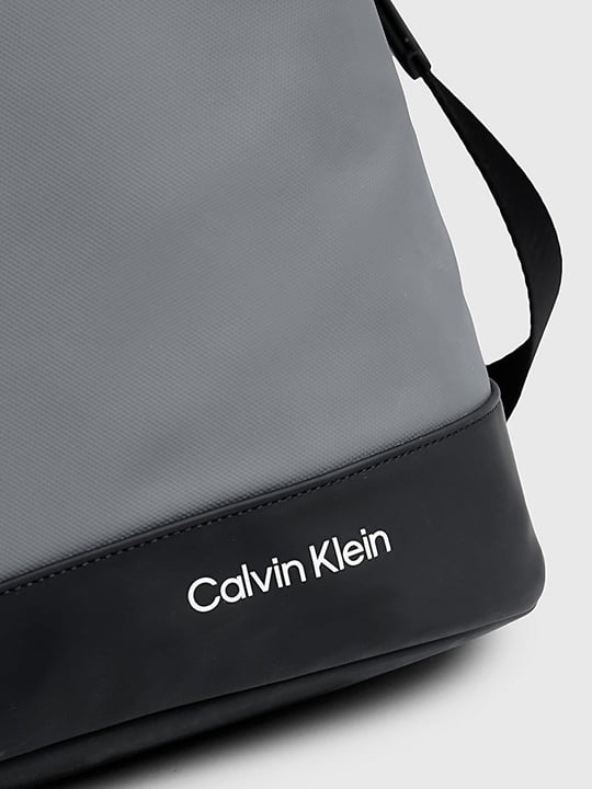 Calvin Klein Calvin Kleın Erkek El Omuz Askılı Marka Logolu Gri Valiz & Bavul K50K511250-PCX