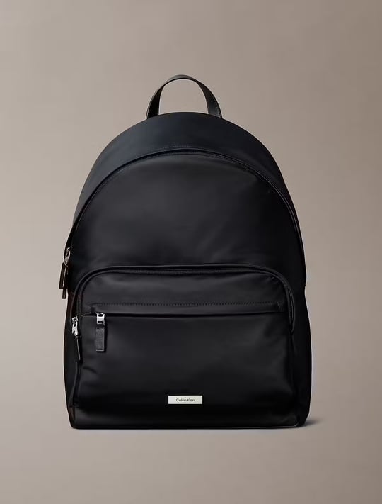 Calvin Klein Calvin Klein Erkek Fermuar Kapama Küçük Bölme CK Yazı Desen Deri Metal Logo Siyah Sırt Çantası LV04D3143G-UB1