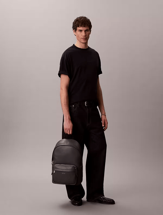 Calvin Klein Calvin Klein Erkek Fermuar Kapama Küçük Bölme CK Yazı Desen Deri Metal Logo Gri Sırt Çantası LV04D3155G-PCX