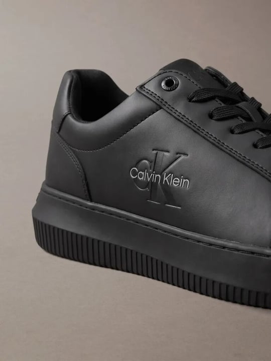 Calvin Klein Calvin Klein Erkek Hakiki Deri Düşük Bilekli CK Logo Kabartmalı Siyah Sneaker YM0YM01317-0GT